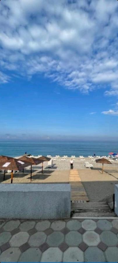 Белый Лотос Gagra Exterior photo